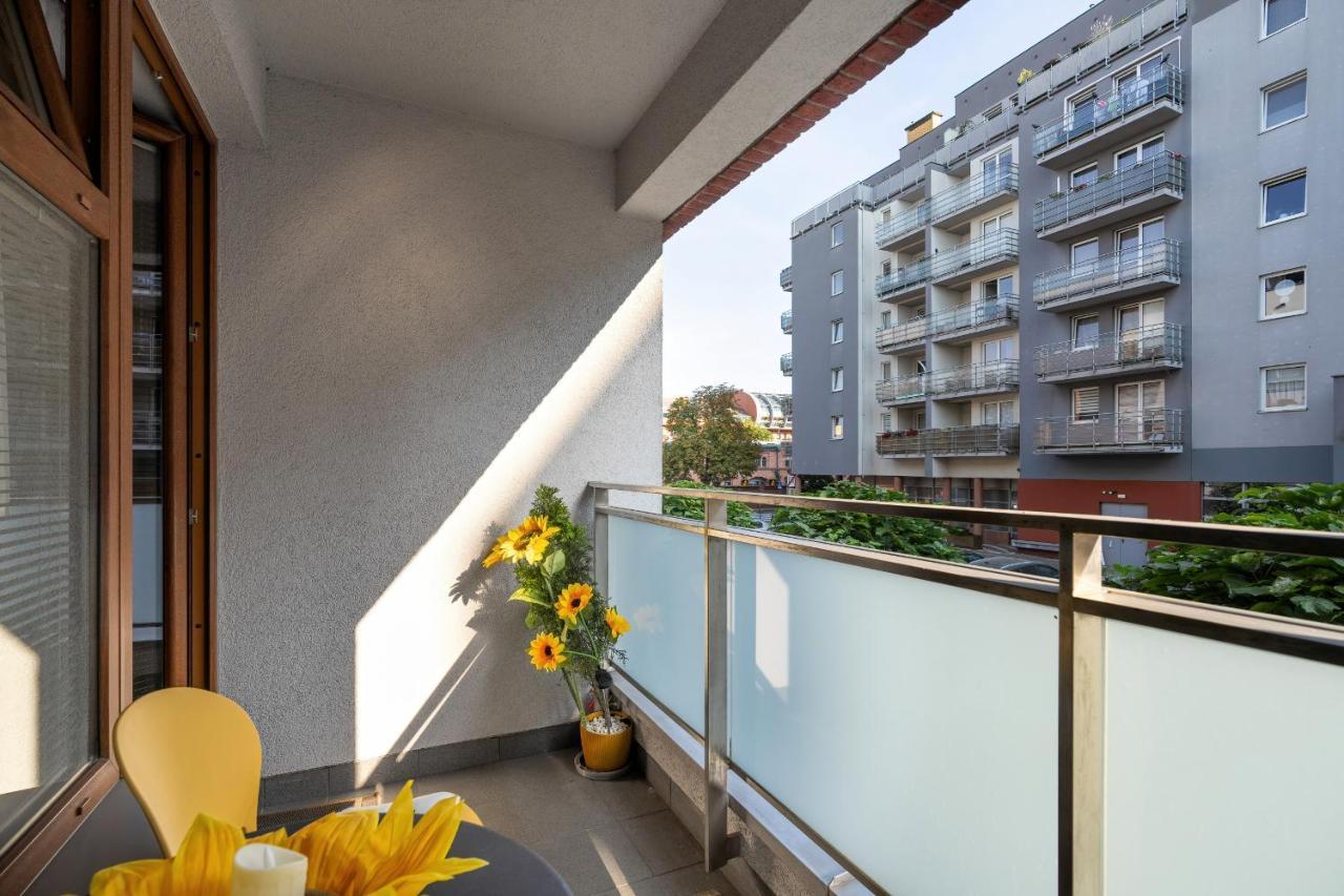 Comfortable Wojskowa Apartment By Noclegi Renters Poznan Exterior foto